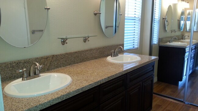 Foto del edificio - 2812 Newcastle Way