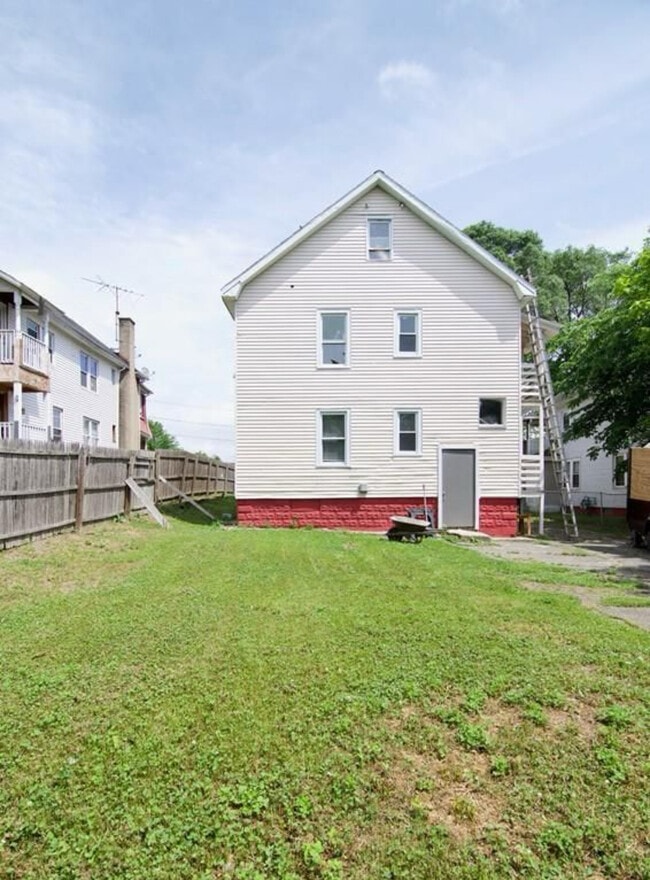 Building Photo - 74 Clifton Ave