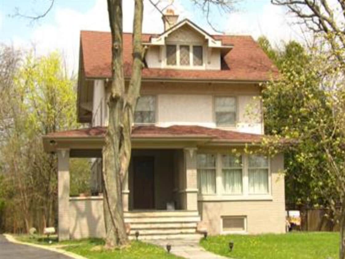 Primary Photo - 125 Hawthorn Ave