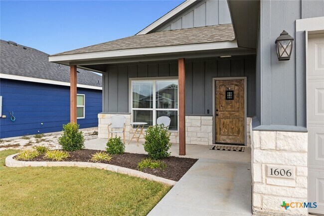 Building Photo - 1606 Flatland Trl