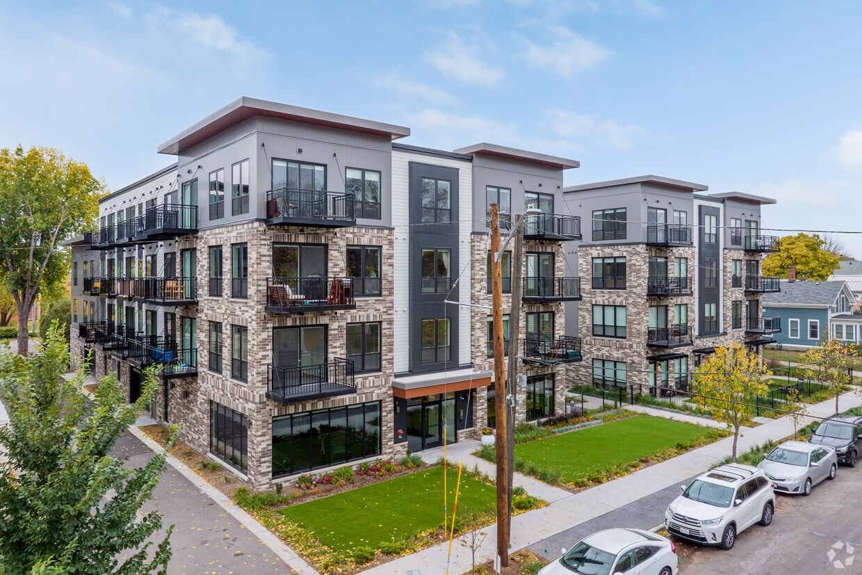 Huck Apartments - 402 2nd St Ne Minneapolis, MN 55413 | Apartments.com