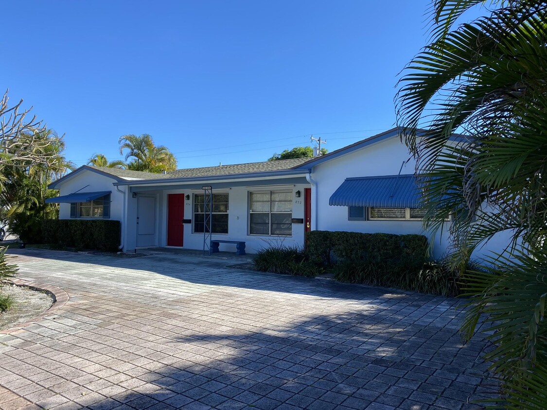 Foto principal - 834 Prosperity Farms Rd