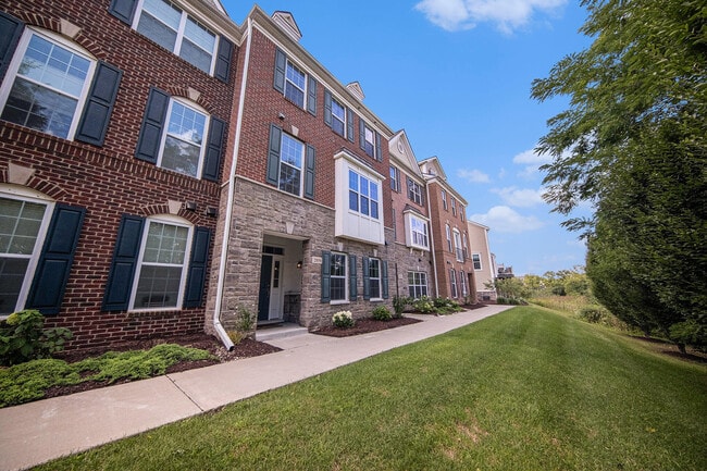 Building Photo - 2856 Ridington Rd