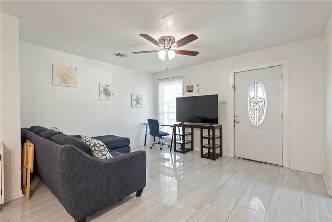 Foto del edificio - 1310 Harris Way