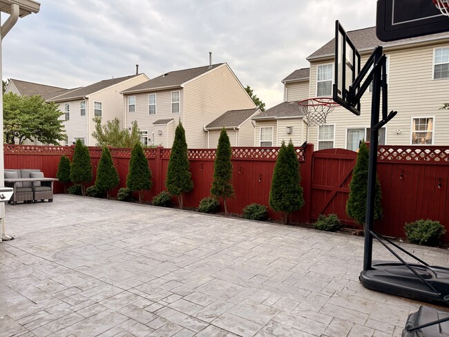 Building Photo - 20981 Calais Terrace