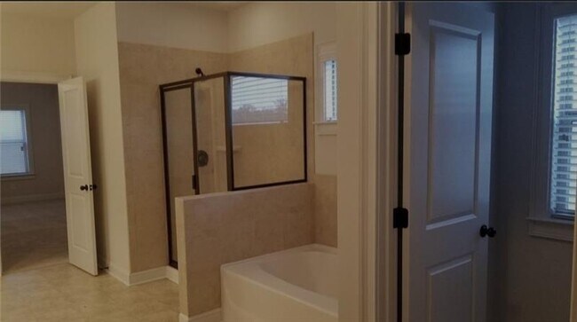 Foto del edificio - 235 Broadmoor Dr