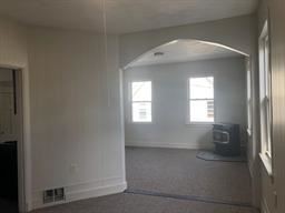 Building Photo - 3 br, 1 bath Duplex - 8 Shawmut Ter # 2