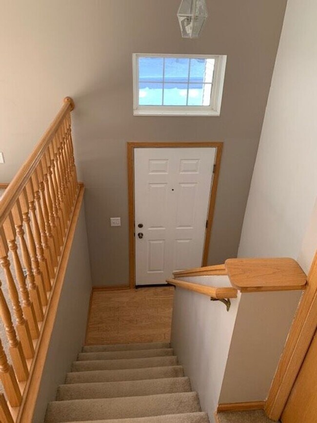 Building Photo - End Unit Townhouse near Savage Target! 3 B...