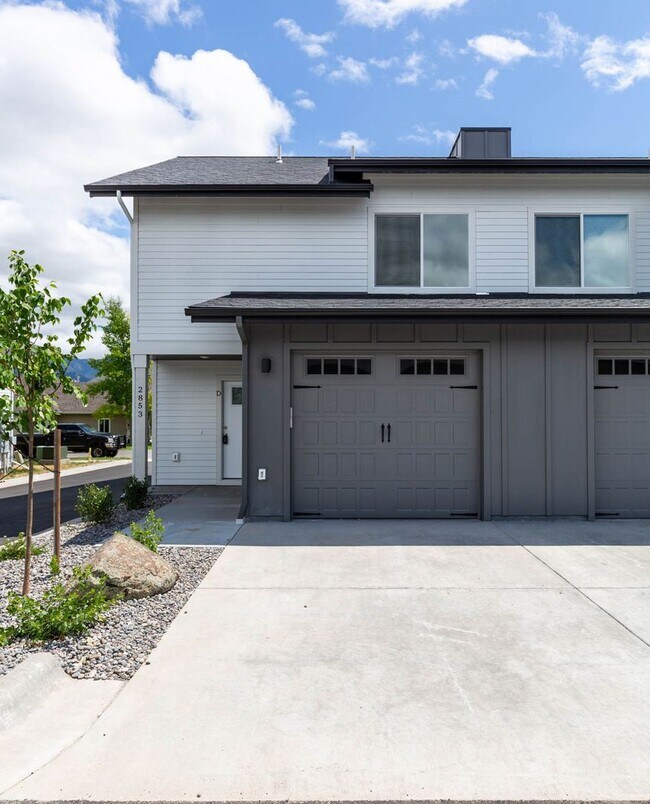 Building Photo - 2855 Fen Way