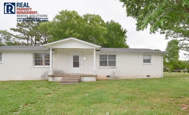 2 bedroom 1 bath duplex with washer/dryer hookups, lawncare included! - 2 bedroom 1 bath duplex with washer/dryer hookups, lawncare included! House