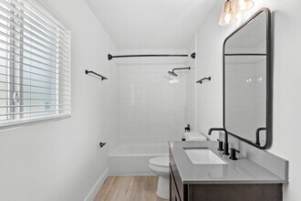 Solo Bathroom - Cadence of Newport