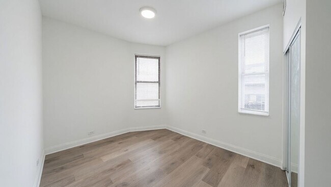 Foto del edificio - 4832 N Winthrop Ave