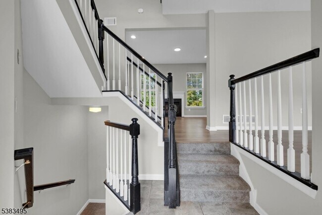 Foto del edificio - 35 Brock Ln