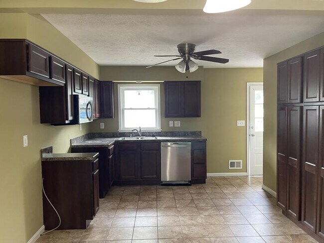Building Photo - 7512 Pimlico Dr