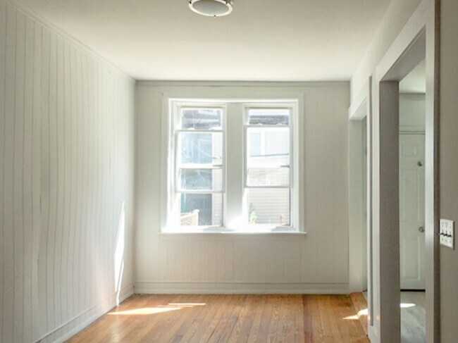 Building Photo - 3bed 1bath