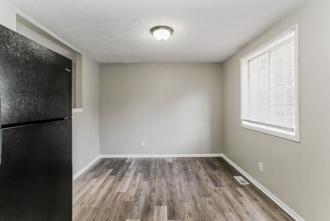 Foto del edificio - 3804 Big Walnut Dr
