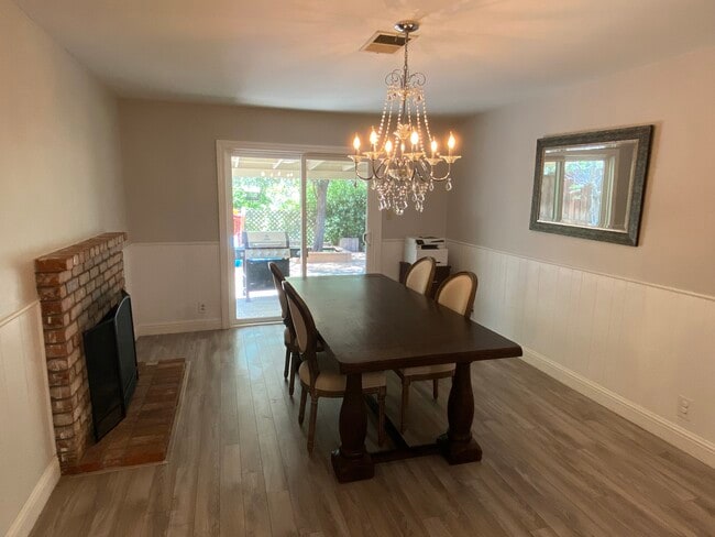 Building Photo - 5466 Florida Dr