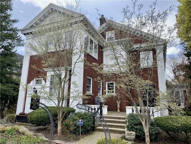Building Photo - 1200 East Ave