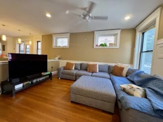 Building Photo - 188 St Paul St