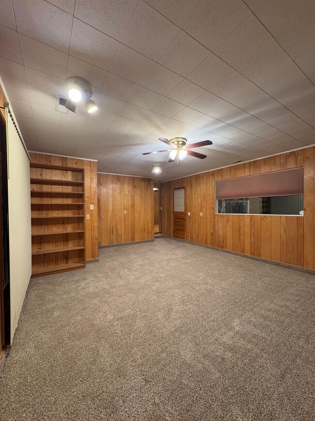 Foto del edificio - 1001 N Brooklane St