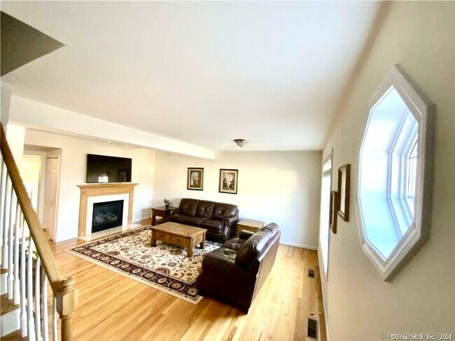 Foto del edificio - 30 Songbird Ln