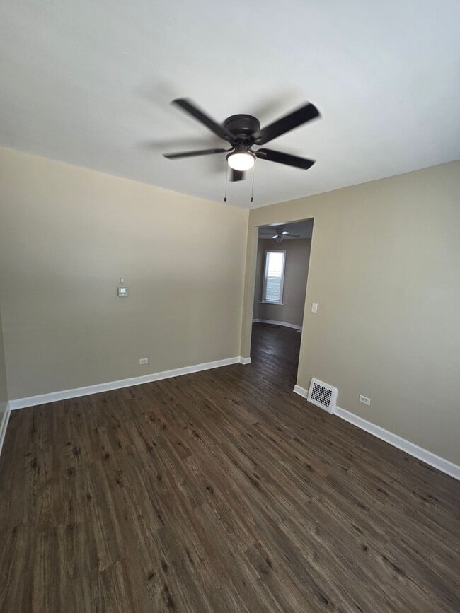 Building Photo - 8839 S Princeton Ave