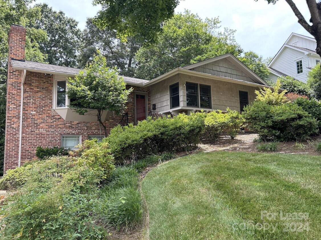 Foto principal - 5441 Wintercrest Ln