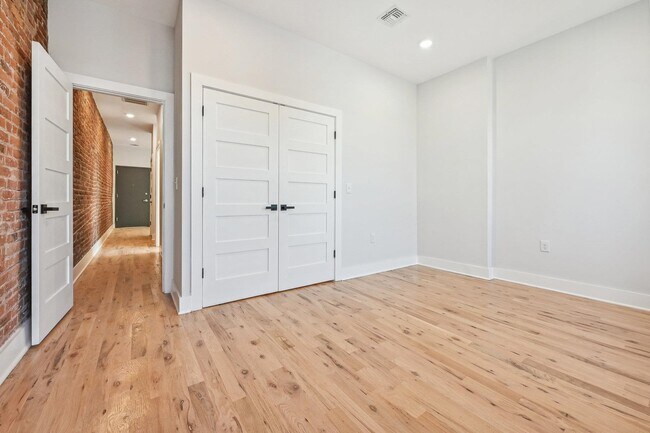 Foto del edificio - 933A Summit Ave