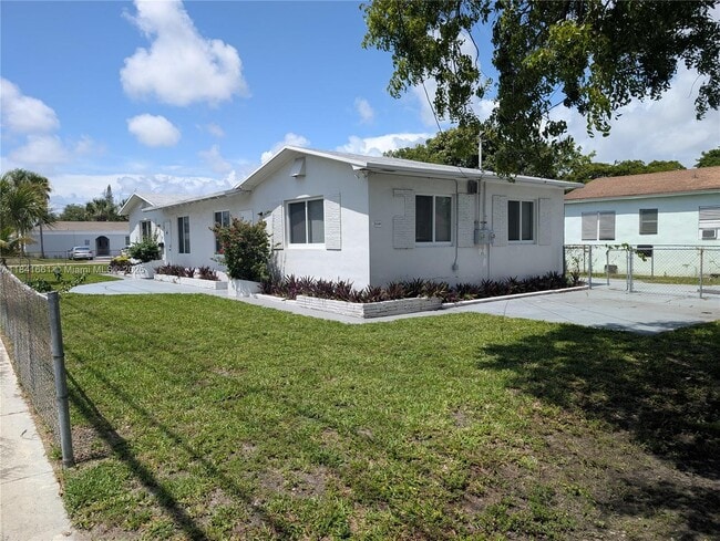 Building Photo - 1108 N 19th Ave