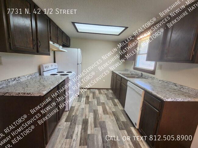 Foto del edificio - Northside 2 Bedroom Duplex with Attached G...