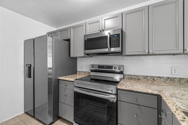 Building Photo - 1825 Palm Cove Blvd