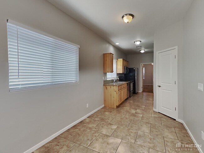 Building Photo - 10321 W Monterosa Avenue Phoenix AZ