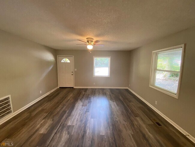 Foto del edificio - 316 N Pleasant Hill Rd