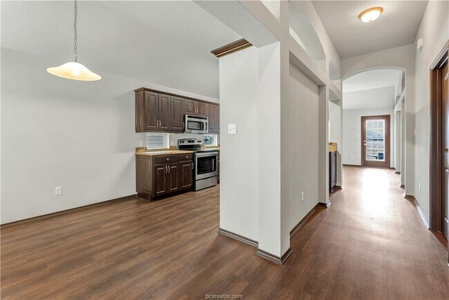 Building Photo - 4110 Whispering Creek Dr