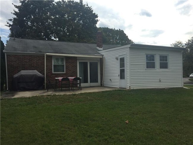 Building Photo - 155 Concord Cir