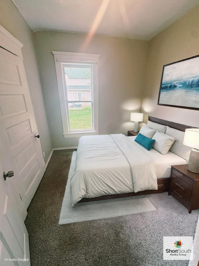 Building Photo - Updated 2 Bed 1 Bath apartment
