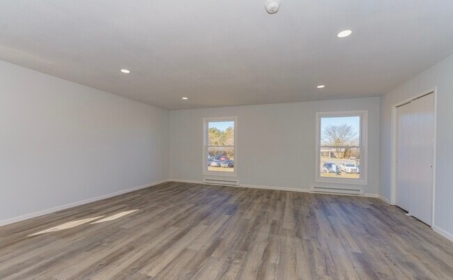 Building Photo - 128 Rockefeller Rd