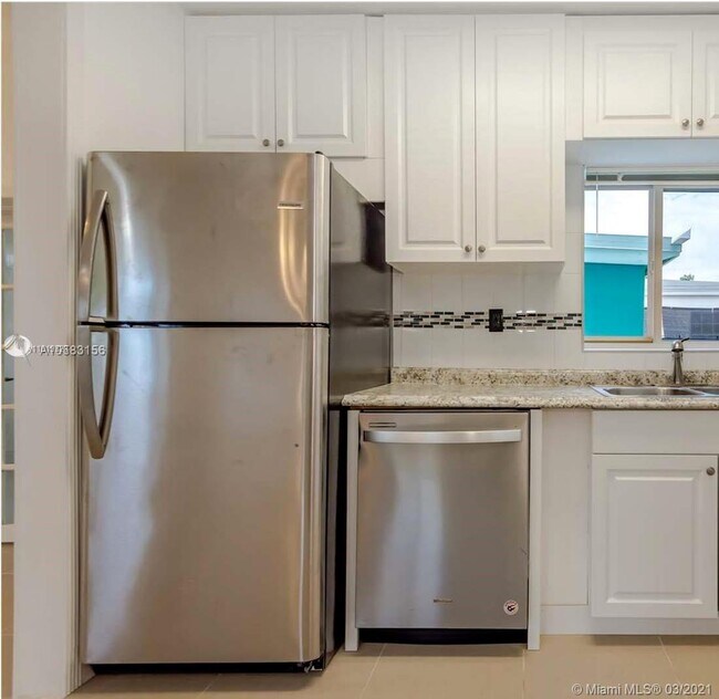 Foto del edificio - 1400 NE 175th St