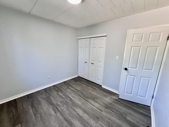 Building Photo - 471 Tecumseh Rd W