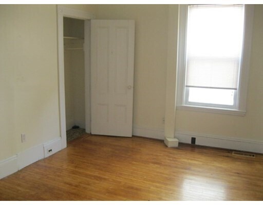 Building Photo - 2062 Dorchester Ave