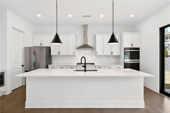 Foto del edificio - 395 Tillman Pass