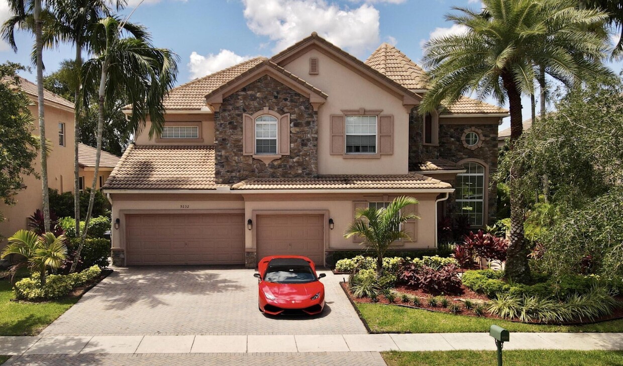 Primary Photo - 9232 Pineville Dr
