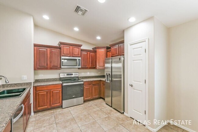 Building Photo - 4133 E Shadow Branch Dr