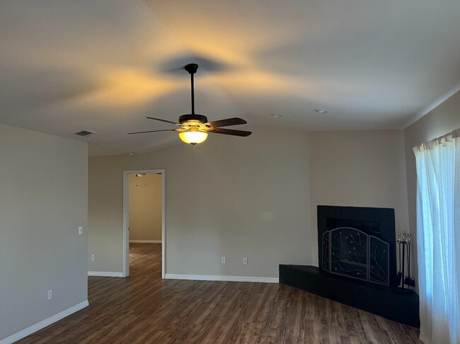Foto del edificio - Spacious Florida Living 3 Bedroom, 2 Bath