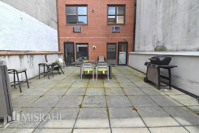 Building Photo - 56 Rivington St