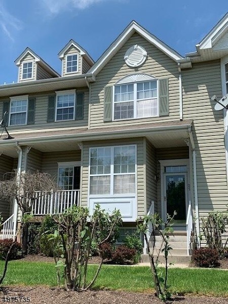 Building Photo - 25 Chesterfield Ct