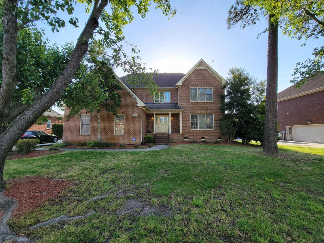 Primary Photo - 5 bedroom brick home in Berkshire Meadows