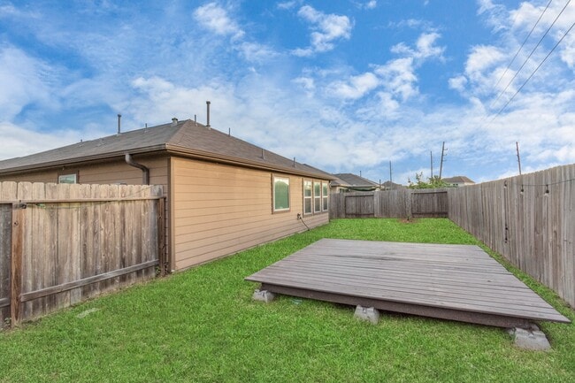 Building Photo - 2411 Zephyr Ln