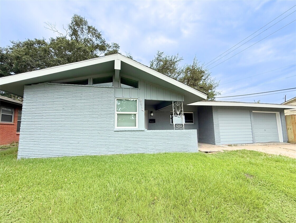 Foto principal - 2214 Marlen Ave