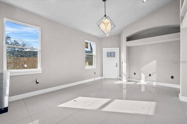 Foto del edificio - 724 W Crescent Dr